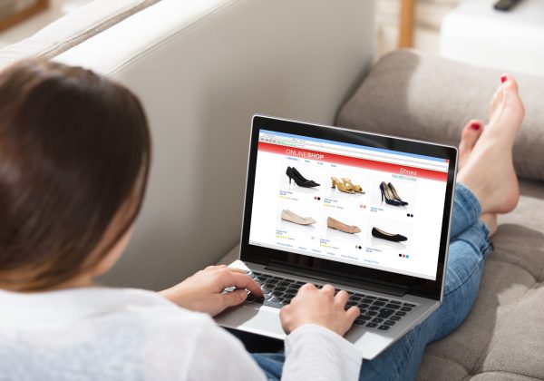 קניית נעליים אונליין כמתנה – כל מה שחשוב לדעת לפני הרכישה